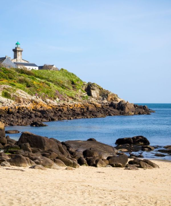 Panorama des îles Chausey, en Normandie, entre mer et nature