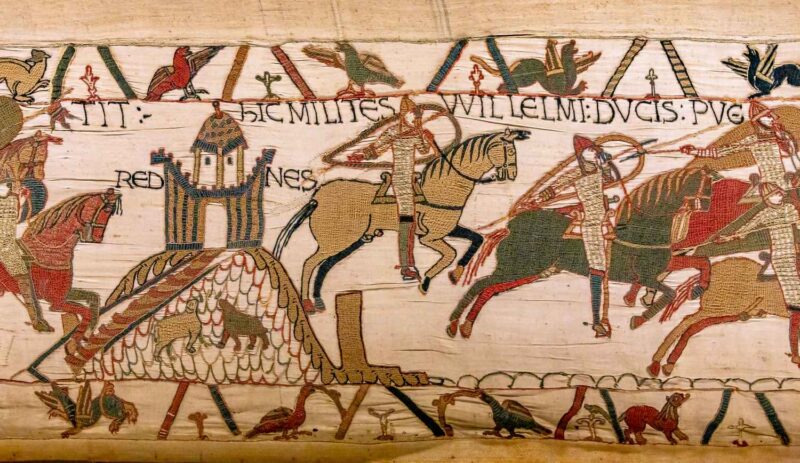 Tapisserie de Bayeux en Normandie, œuvre emblématique du patrimoine médiéval à visiter lors d’un week-end entre musées et découvertes