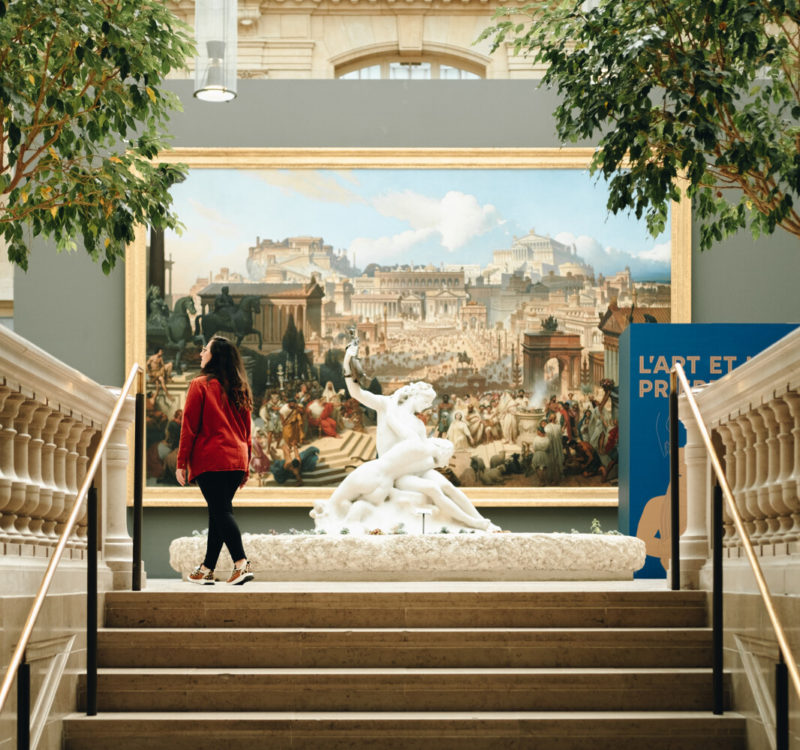 Escalier avec œuvres du musée des Beaux Arts de Rouen