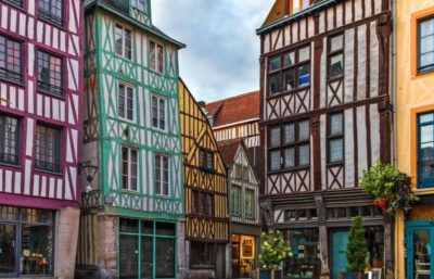 Maisons normandes traditionnelles dans le centre historique de Rouen – programme séjour en Normandie