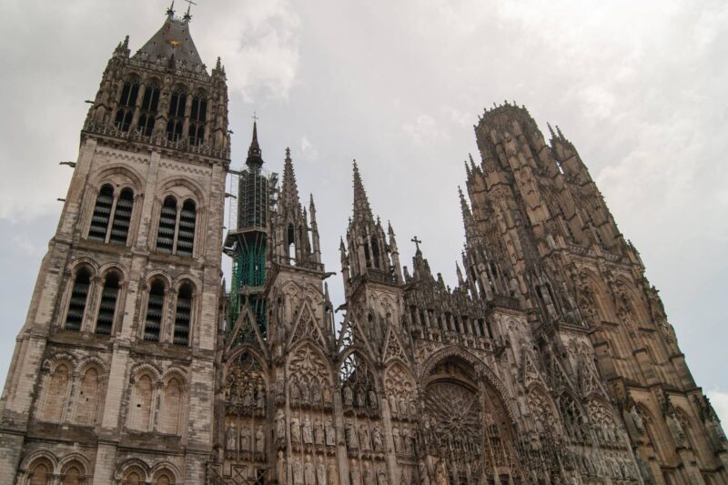 Cathédrale de Rouen en Normandie, monument emblématique peint par Claude Monet, haut lieu de l’impressionnisme