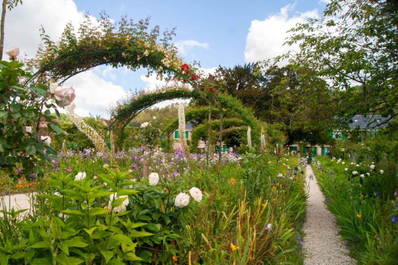 Fleurs des jardins de Claude Monet à Giverny, site emblématique de l’impressionnisme en Normandie